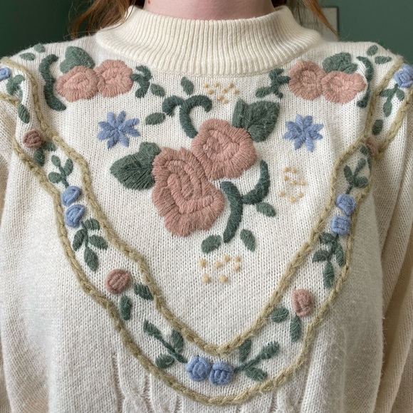 Floral cream sweater - Picture 3 of 11